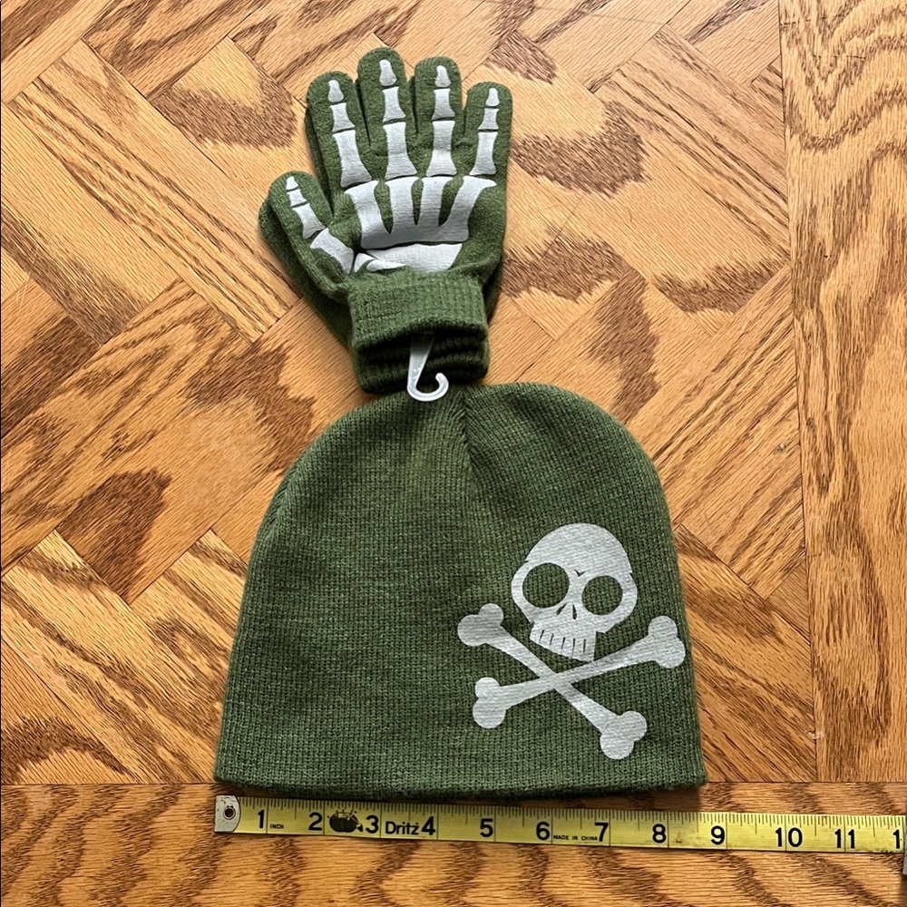 Green Skull and Bones Youth Beanie and Gloves Set